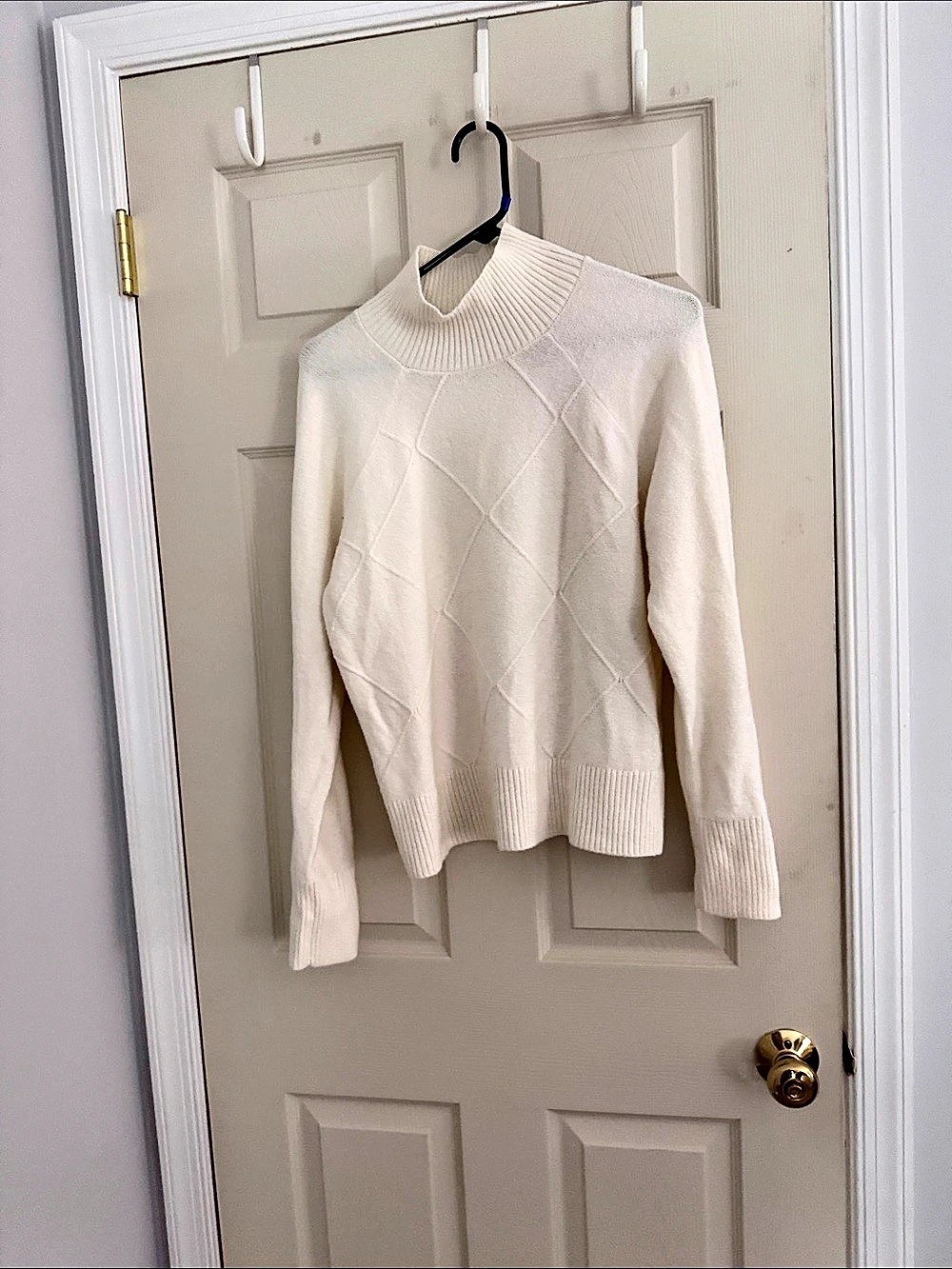 Banana Republic Women's Geometric Turtleneck in White Size Medium Like New